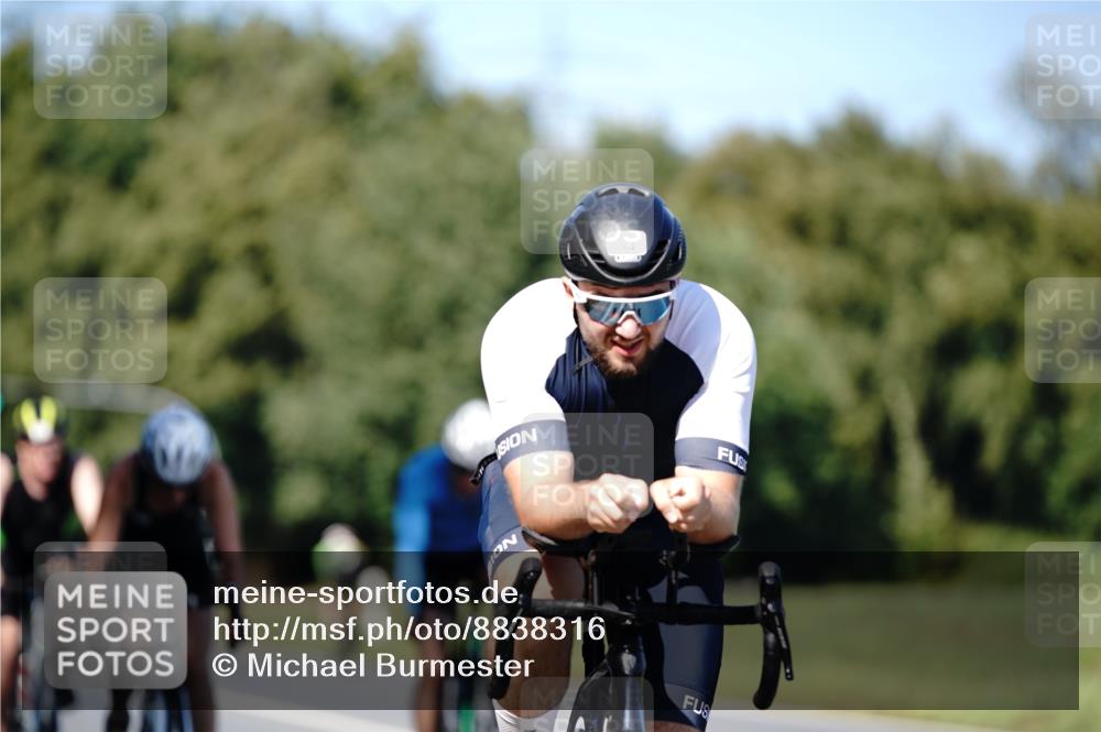 07.09.2025 - 19. Norderstedt Triathlon Michael Burmester http://msf.ph/oto/8838316 07.09.2025 14:29:05 Radfahren 364, 373, 391, 463 meine-sportfotos.de