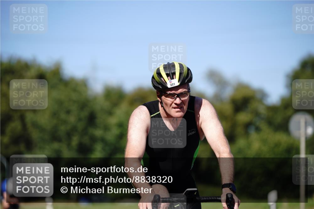 07.09.2025 - 19. Norderstedt Triathlon Michael Burmester http://msf.ph/oto/8838320 07.09.2025 14:29:08 Radfahren 364, 373, 391, 463, 1467 meine-sportfotos.de