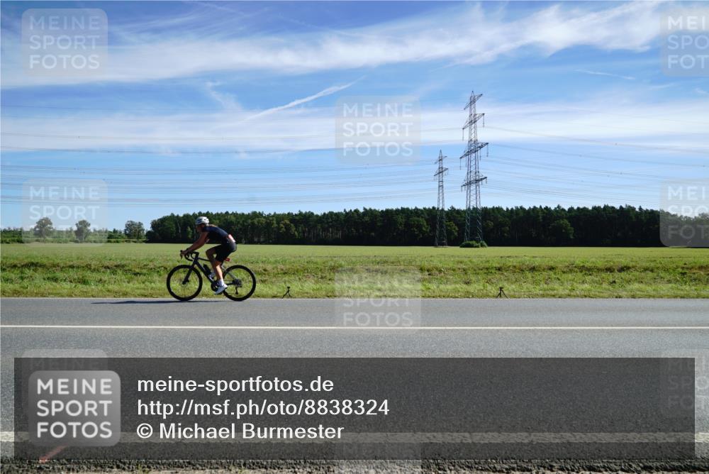 07.09.2025 - 19. Norderstedt Triathlon Michael Burmester http://msf.ph/oto/8838324 07.09.2025 12:05:54 Radfahren 213, 717, 741, 1392 meine-sportfotos.de