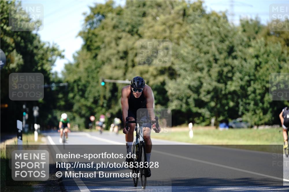 07.09.2025 - 19. Norderstedt Triathlon Michael Burmester http://msf.ph/oto/8838328 07.09.2025 14:29:13 Radfahren 1408 meine-sportfotos.de