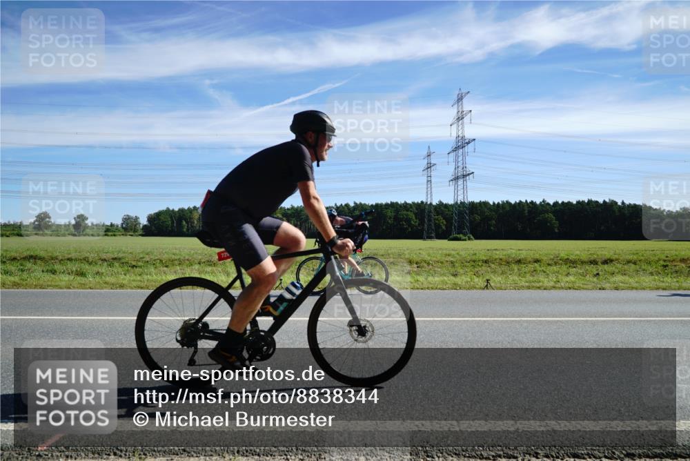 07.09.2025 - 19. Norderstedt Triathlon Michael Burmester http://msf.ph/oto/8838344 07.09.2025 12:06:01 Radfahren 729 meine-sportfotos.de