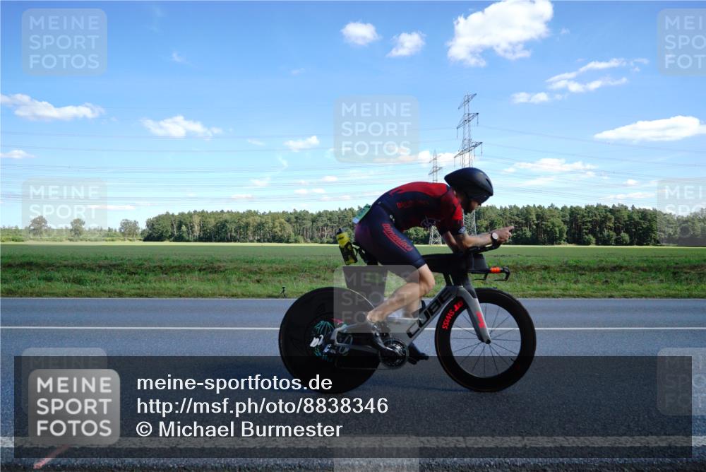 07.09.2025 - 19. Norderstedt Triathlon Michael Burmester http://msf.ph/oto/8838346 07.09.2025 14:15:06 Radfahren 958, 977, 979, 1456 meine-sportfotos.de