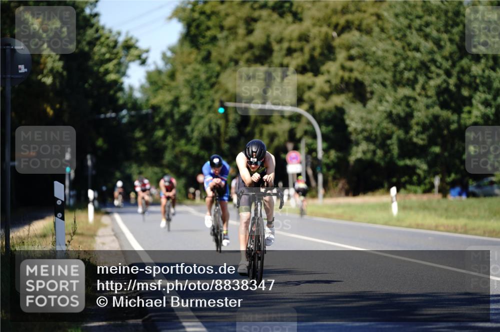 07.09.2025 - 19. Norderstedt Triathlon Michael Burmester http://msf.ph/oto/8838347 07.09.2025 14:29:32 Radfahren 994, 1031, 1038 meine-sportfotos.de