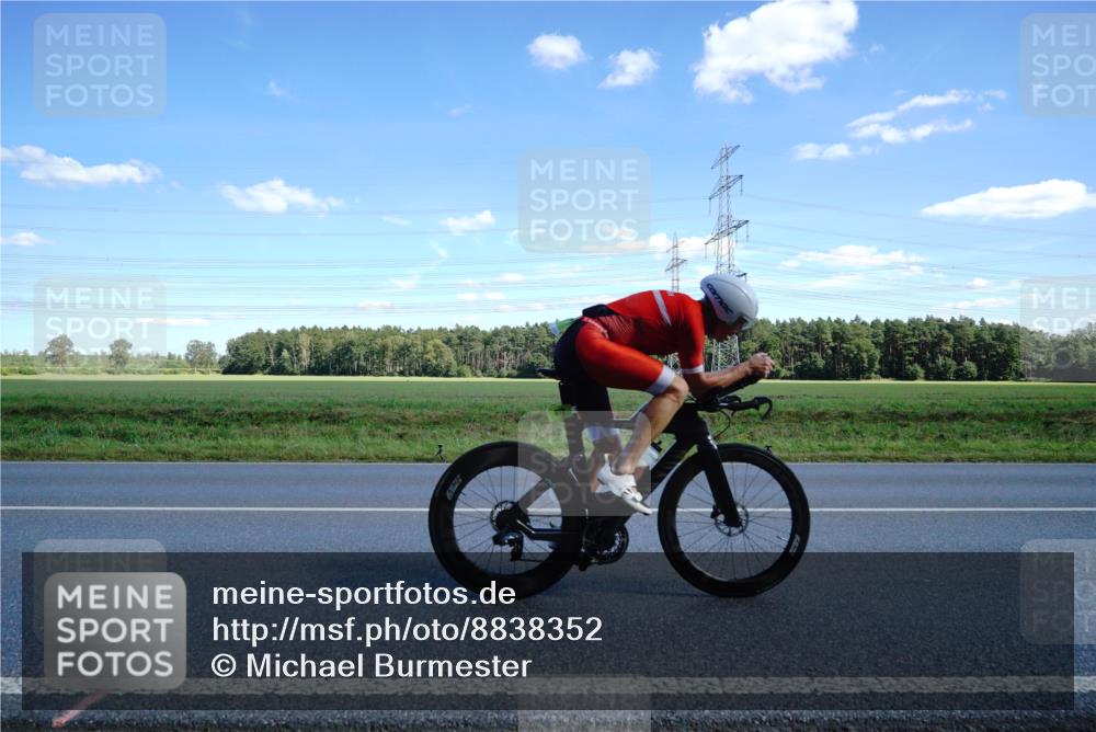 07.09.2025 - 19. Norderstedt Triathlon Michael Burmester http://msf.ph/oto/8838352 07.09.2025 14:15:08 Radfahren 879, 958, 977, 1456 meine-sportfotos.de
