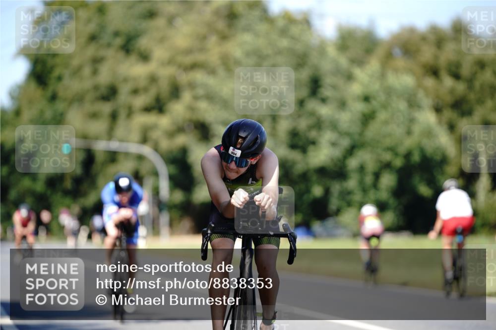 07.09.2025 - 19. Norderstedt Triathlon Michael Burmester http://msf.ph/oto/8838353 07.09.2025 14:29:34 Radfahren 994, 1031, 1038 meine-sportfotos.de