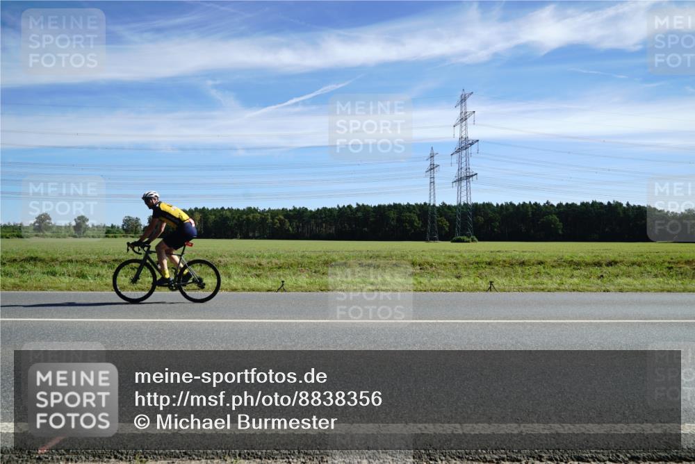 07.09.2025 - 19. Norderstedt Triathlon Michael Burmester http://msf.ph/oto/8838356 07.09.2025 12:06:04 Radfahren 729 meine-sportfotos.de