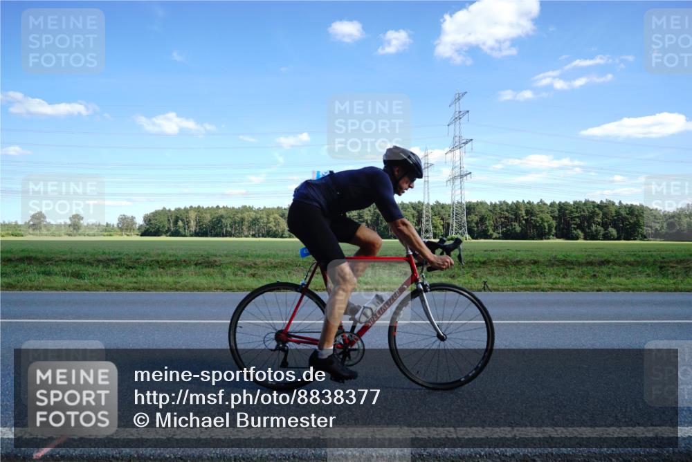 07.09.2025 - 19. Norderstedt Triathlon Michael Burmester http://msf.ph/oto/8838377 07.09.2025 14:15:14 Radfahren 428, 879, 900 meine-sportfotos.de