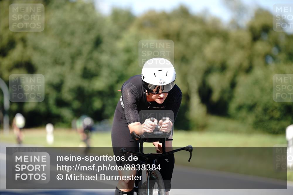 07.09.2025 - 19. Norderstedt Triathlon Michael Burmester http://msf.ph/oto/8838384 07.09.2025 14:29:50 Radfahren 1414 meine-sportfotos.de