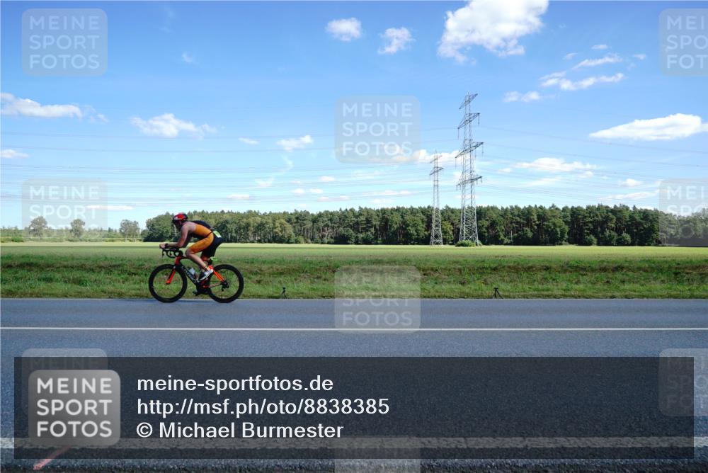 07.09.2025 - 19. Norderstedt Triathlon Michael Burmester http://msf.ph/oto/8838385 07.09.2025 14:15:26 Radfahren  meine-sportfotos.de