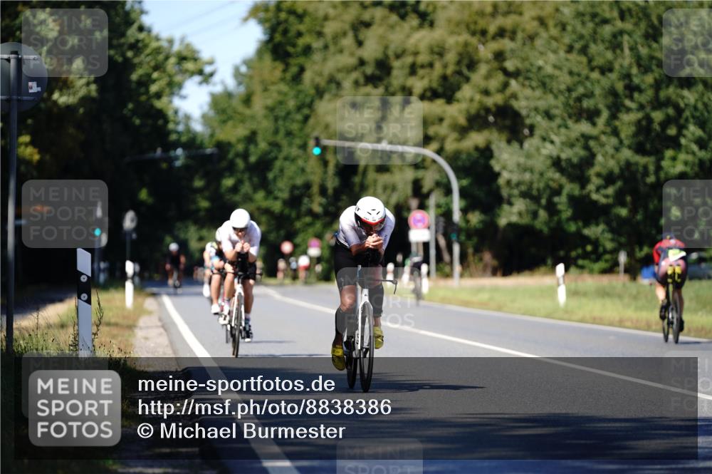 07.09.2025 - 19. Norderstedt Triathlon Michael Burmester http://msf.ph/oto/8838386 07.09.2025 14:29:54 Radfahren 388, 1421 meine-sportfotos.de