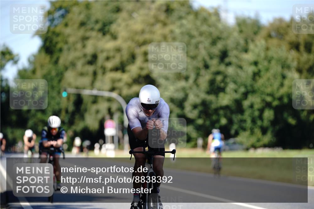 07.09.2025 - 19. Norderstedt Triathlon Michael Burmester http://msf.ph/oto/8838392 07.09.2025 14:29:57 Radfahren 388, 917, 1421 meine-sportfotos.de