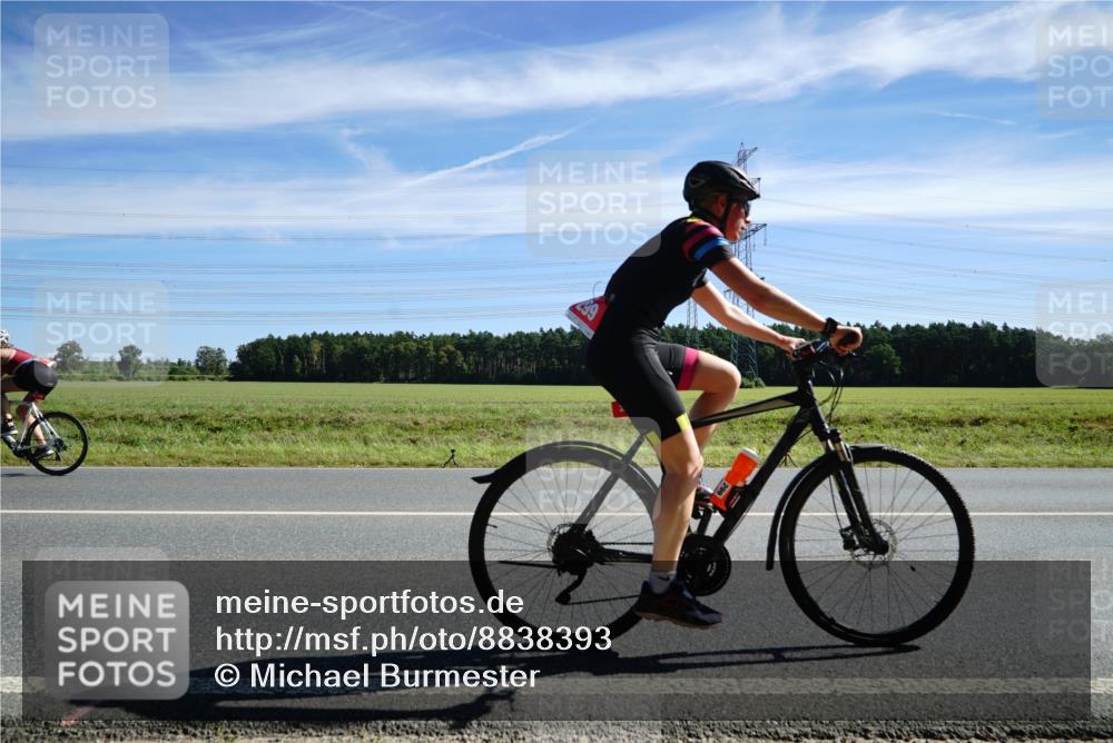 07.09.2025 - 19. Norderstedt Triathlon Michael Burmester http://msf.ph/oto/8838393 07.09.2025 12:06:19 Radfahren 299 meine-sportfotos.de