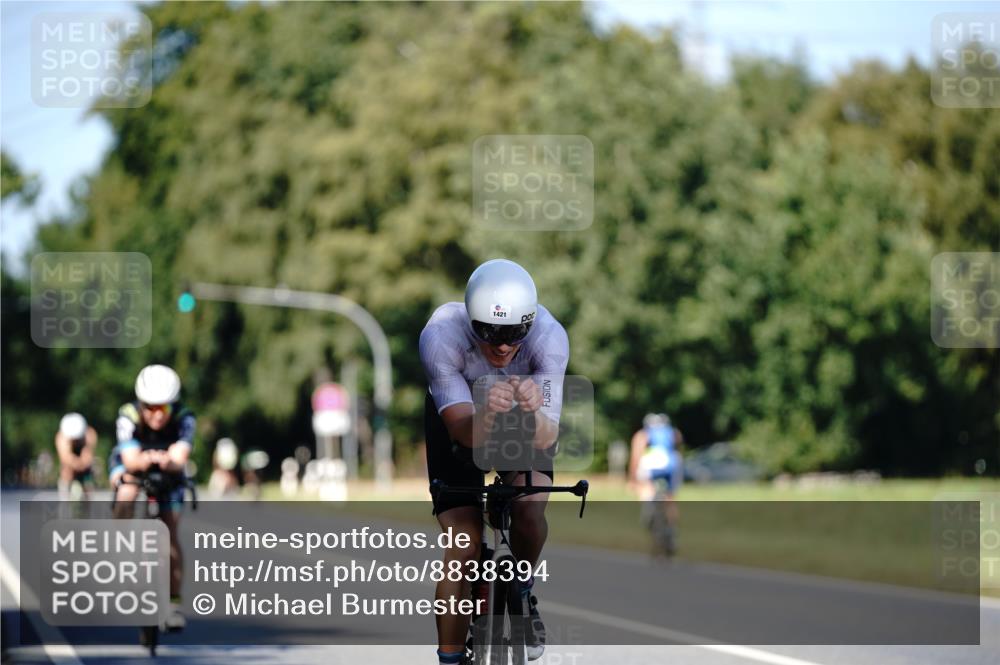 07.09.2025 - 19. Norderstedt Triathlon Michael Burmester http://msf.ph/oto/8838394 07.09.2025 14:29:57 Radfahren 388, 917, 1421 meine-sportfotos.de