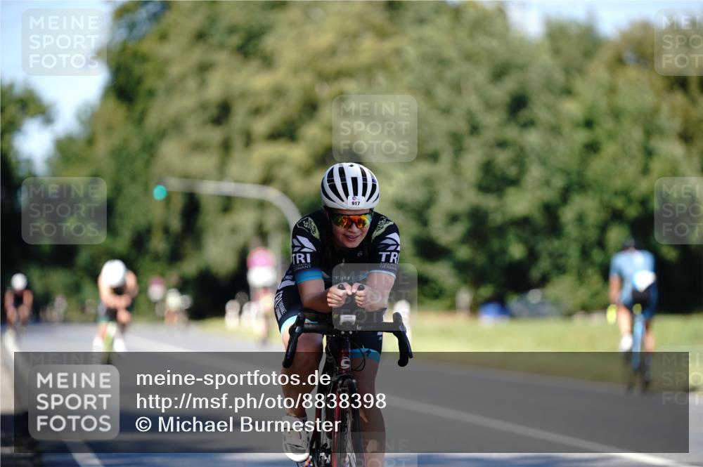 07.09.2025 - 19. Norderstedt Triathlon Michael Burmester http://msf.ph/oto/8838398 07.09.2025 14:29:58 Radfahren 388, 917, 1421 meine-sportfotos.de