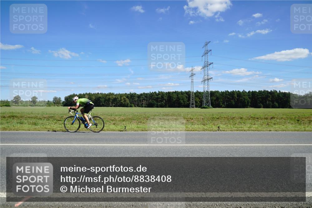 07.09.2025 - 19. Norderstedt Triathlon Michael Burmester http://msf.ph/oto/8838408 07.09.2025 14:16:09 Radfahren  meine-sportfotos.de