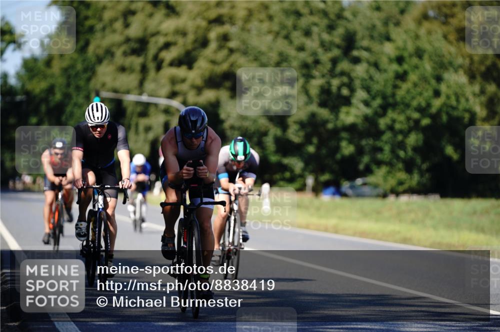 07.09.2025 - 19. Norderstedt Triathlon Michael Burmester http://msf.ph/oto/8838419 07.09.2025 14:30:20 Radfahren 411, 961, 990, 992 meine-sportfotos.de