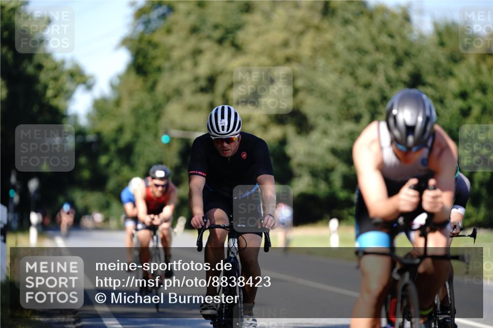07.09.2025 - 19. Norderstedt Triathlon Michael Burmester http://msf.ph/oto/8838423 07.09.2025 14:30:21 Radfahren 411, 961, 990, 992, 1041 meine-sportfotos.de