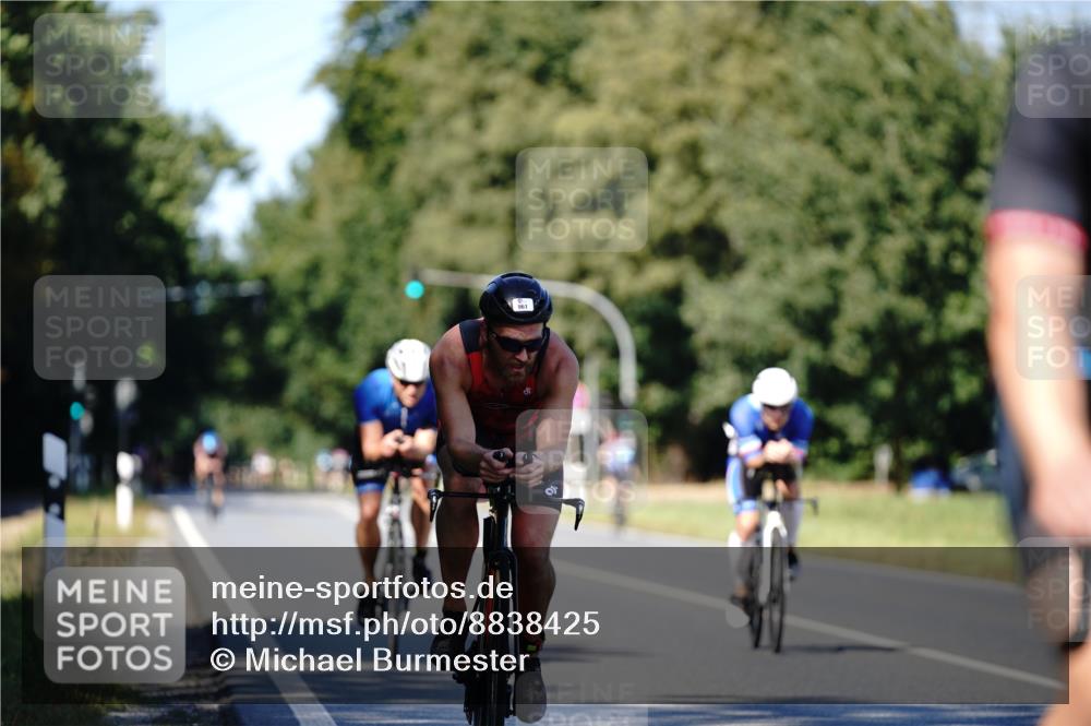 07.09.2025 - 19. Norderstedt Triathlon Michael Burmester http://msf.ph/oto/8838425 07.09.2025 14:30:22 Radfahren 411, 961, 990, 992, 1041 meine-sportfotos.de