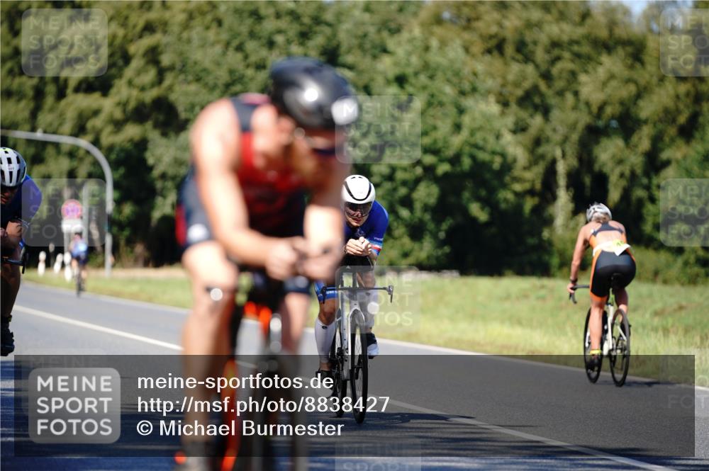 07.09.2025 - 19. Norderstedt Triathlon Michael Burmester http://msf.ph/oto/8838427 07.09.2025 14:30:23 Radfahren 411, 961, 990, 992, 1041 meine-sportfotos.de