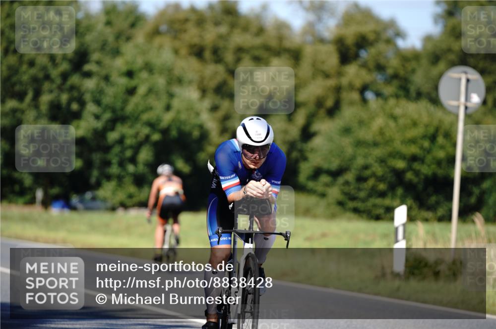 07.09.2025 - 19. Norderstedt Triathlon Michael Burmester http://msf.ph/oto/8838428 07.09.2025 14:30:24 Radfahren 411, 961, 990, 992, 1041 meine-sportfotos.de