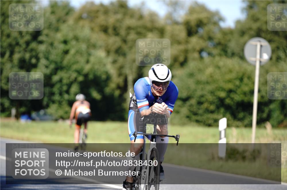 07.09.2025 - 19. Norderstedt Triathlon Michael Burmester http://msf.ph/oto/8838430 07.09.2025 14:30:24 Radfahren 411, 961, 990, 992, 1041 meine-sportfotos.de