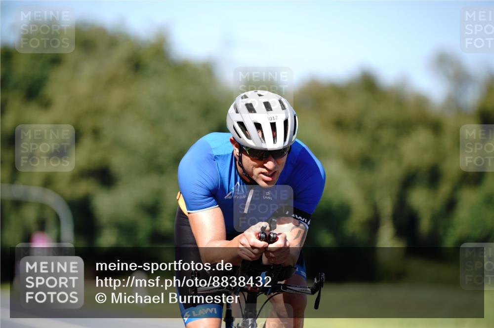 07.09.2025 - 19. Norderstedt Triathlon Michael Burmester http://msf.ph/oto/8838432 07.09.2025 14:30:24 Radfahren 411, 961, 990, 992, 1041 meine-sportfotos.de