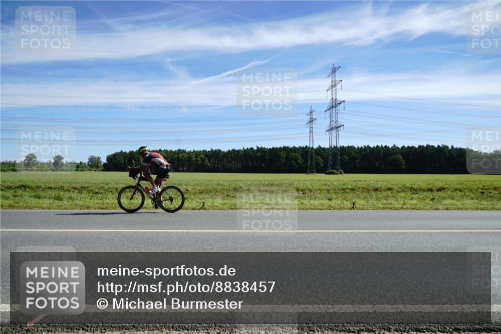 07.09.2025 - 19. Norderstedt Triathlon Michael Burmester http://msf.ph/oto/8838457 07.09.2025 12:07:03 Radfahren 226 meine-sportfotos.de