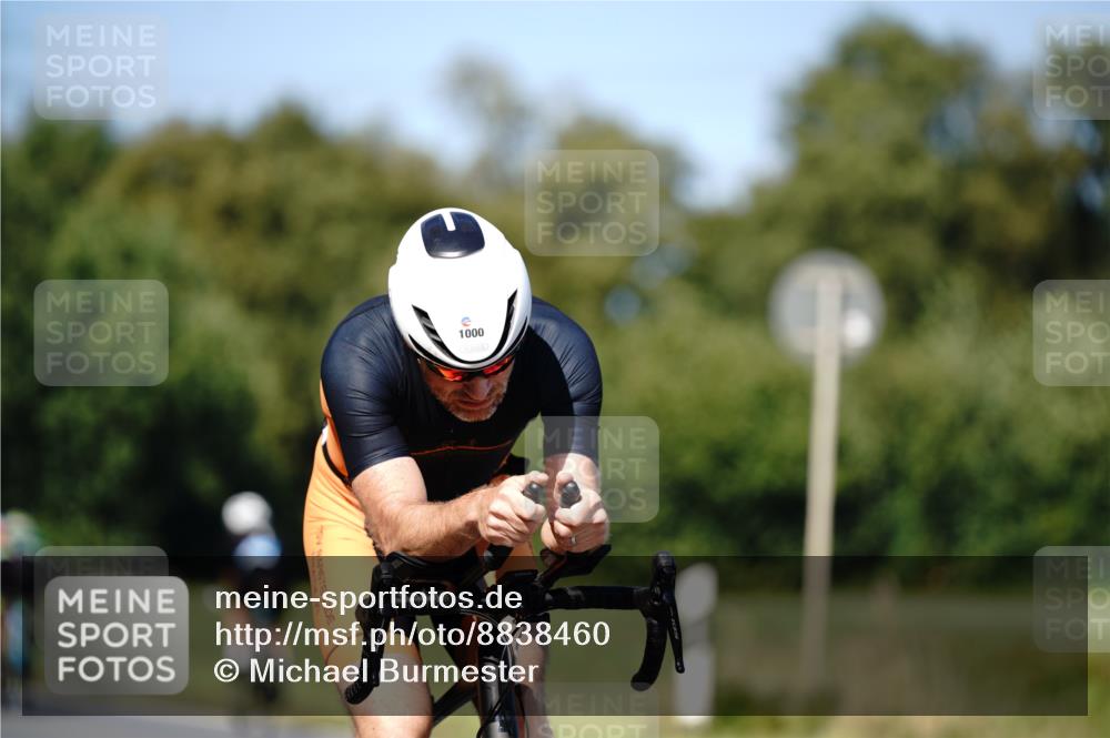 07.09.2025 - 19. Norderstedt Triathlon Michael Burmester http://msf.ph/oto/8838460 07.09.2025 14:30:47 Radfahren 444, 989, 1000 meine-sportfotos.de