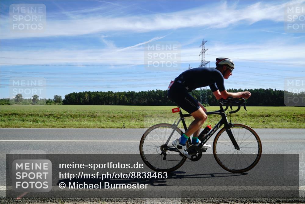 07.09.2025 - 19. Norderstedt Triathlon Michael Burmester http://msf.ph/oto/8838463 07.09.2025 12:07:03 Radfahren 226 meine-sportfotos.de