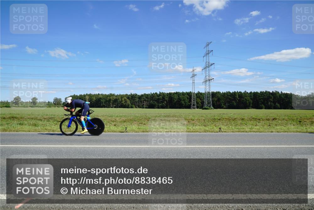 07.09.2025 - 19. Norderstedt Triathlon Michael Burmester http://msf.ph/oto/8838465 07.09.2025 14:16:28 Radfahren 1401 meine-sportfotos.de