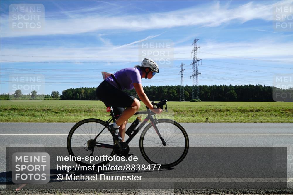 07.09.2025 - 19. Norderstedt Triathlon Michael Burmester http://msf.ph/oto/8838477 07.09.2025 12:07:11 Radfahren 176, 709, 778, 828 meine-sportfotos.de