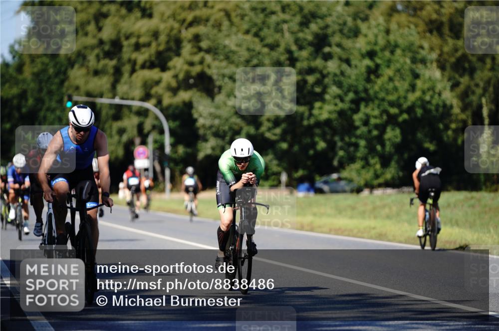 07.09.2025 - 19. Norderstedt Triathlon Michael Burmester http://msf.ph/oto/8838486 07.09.2025 14:31:15 Radfahren 960, 1010, 1016, 1496 meine-sportfotos.de