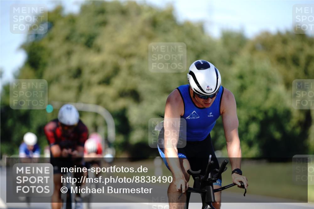 07.09.2025 - 19. Norderstedt Triathlon Michael Burmester http://msf.ph/oto/8838490 07.09.2025 14:31:16 Radfahren 960, 1010, 1016, 1496 meine-sportfotos.de