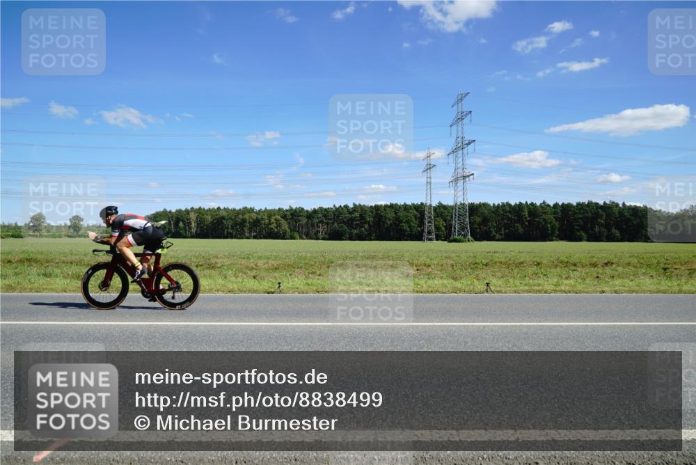 07.09.2025 - 19. Norderstedt Triathlon Michael Burmester http://msf.ph/oto/8838499 07.09.2025 14:16:39 Radfahren 1462 meine-sportfotos.de
