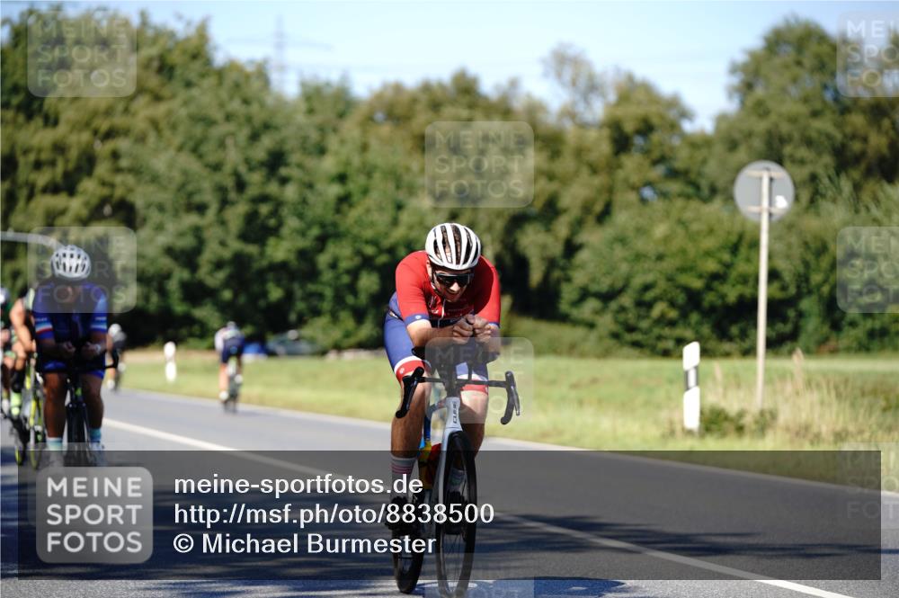 07.09.2025 - 19. Norderstedt Triathlon Michael Burmester http://msf.ph/oto/8838500 07.09.2025 14:31:18 Radfahren 960, 1010, 1016, 1447, 1457, 1491, 1496 meine-sportfotos.de