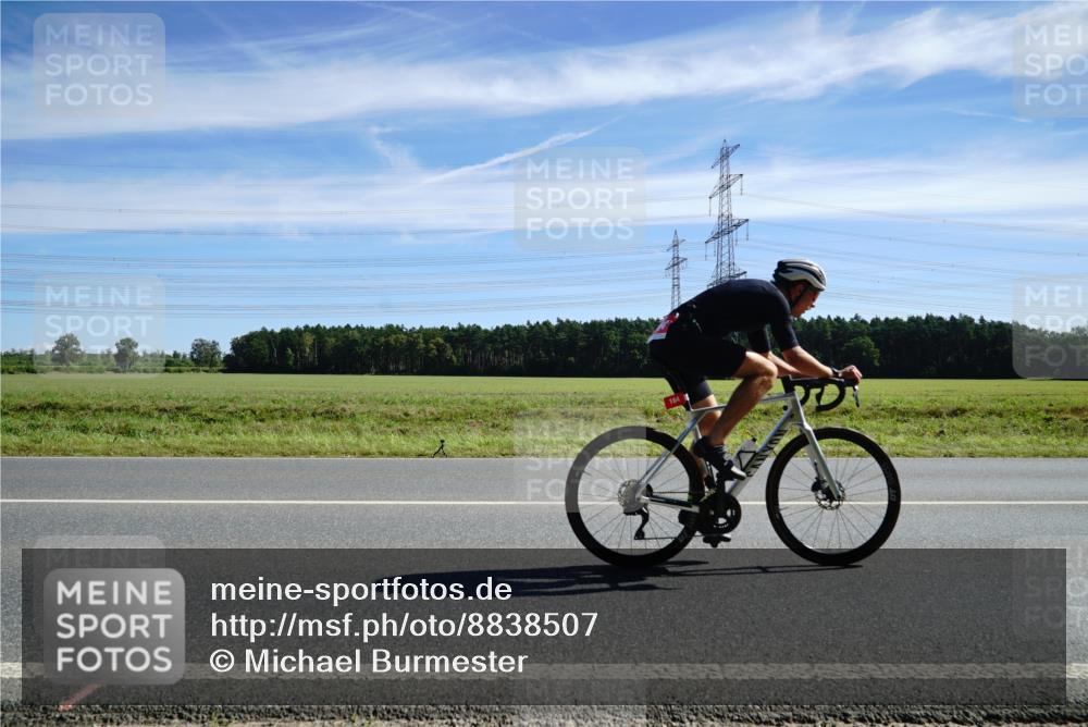 07.09.2025 - 19. Norderstedt Triathlon Michael Burmester http://msf.ph/oto/8838507 07.09.2025 12:07:15 Radfahren 164, 709, 778, 828 meine-sportfotos.de