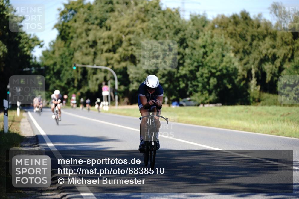 07.09.2025 - 19. Norderstedt Triathlon Michael Burmester http://msf.ph/oto/8838510 07.09.2025 14:31:26 Radfahren 441 meine-sportfotos.de