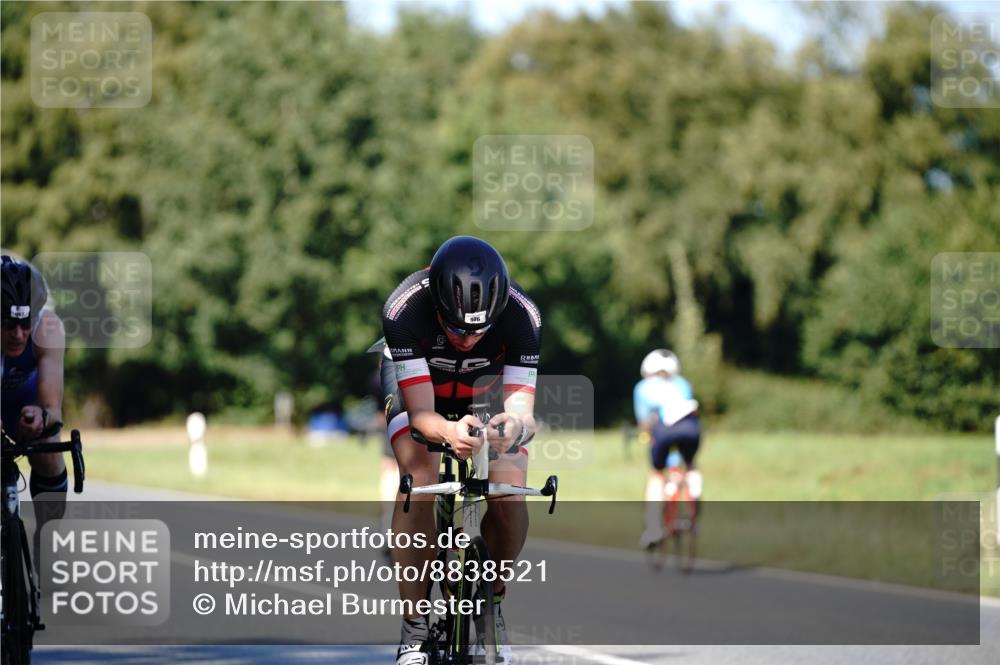 07.09.2025 - 19. Norderstedt Triathlon Michael Burmester http://msf.ph/oto/8838521 07.09.2025 14:31:35 Radfahren 967, 986, 995 meine-sportfotos.de
