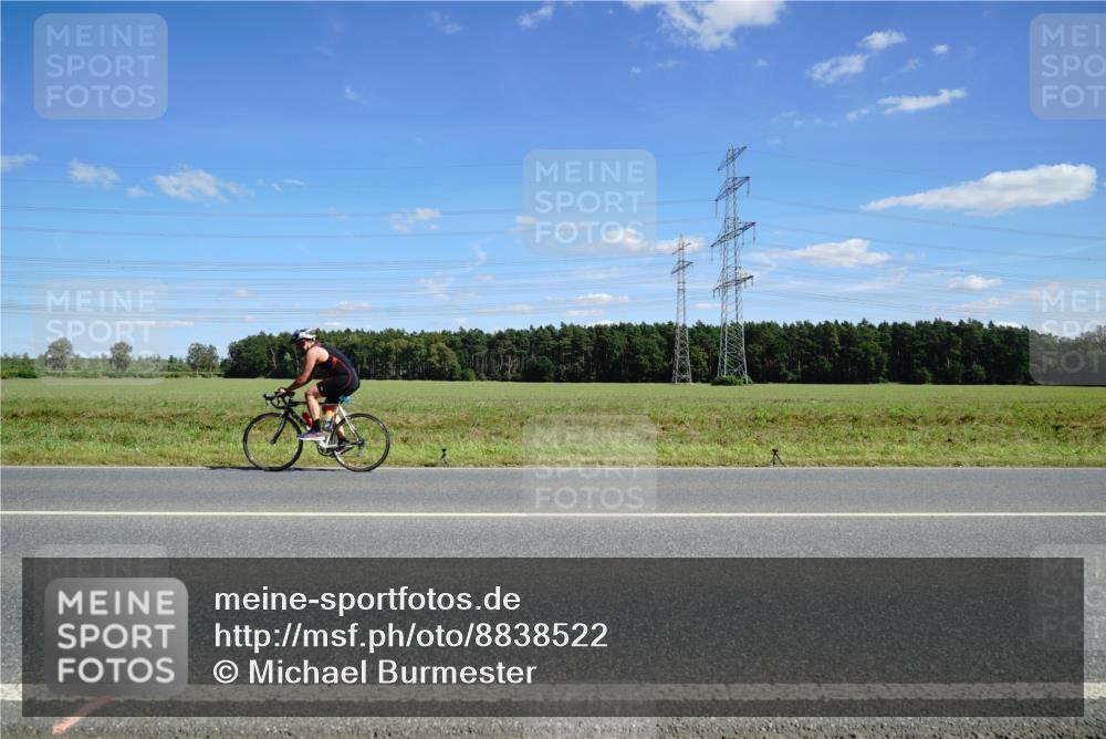 07.09.2025 - 19. Norderstedt Triathlon Michael Burmester http://msf.ph/oto/8838522 07.09.2025 14:16:47 Radfahren  meine-sportfotos.de
