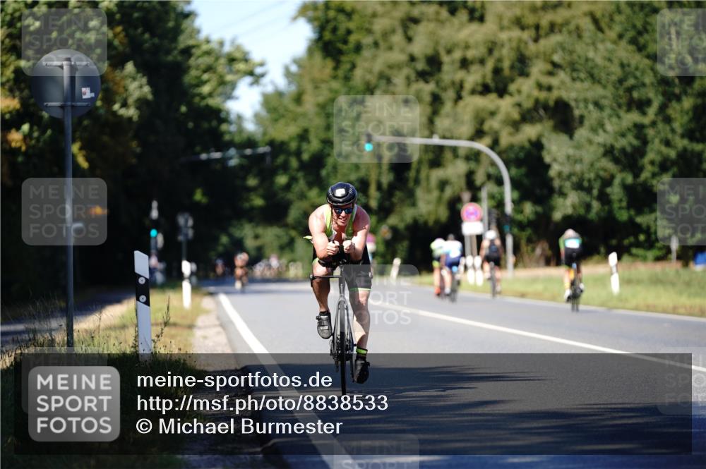 07.09.2025 - 19. Norderstedt Triathlon Michael Burmester http://msf.ph/oto/8838533 07.09.2025 14:31:52 Radfahren 1005 meine-sportfotos.de