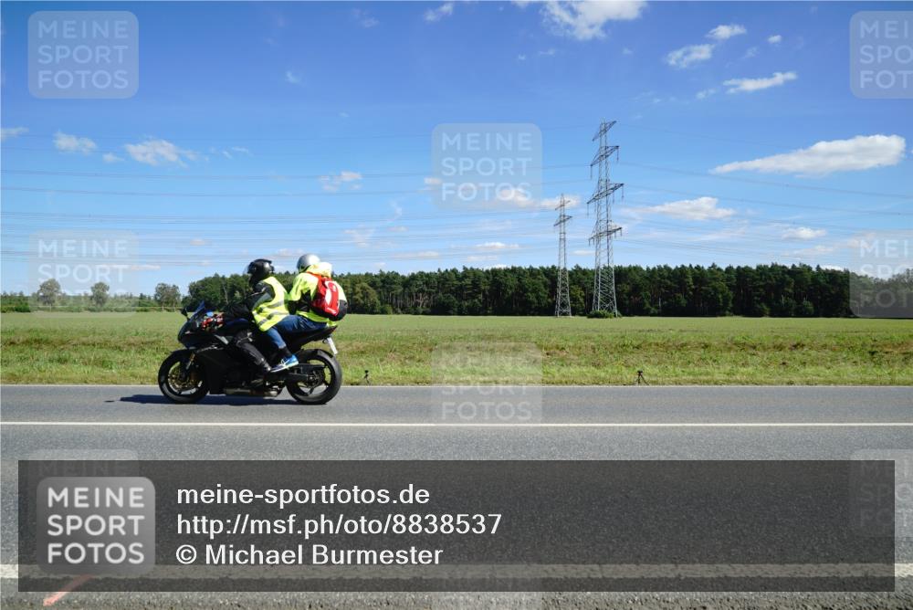 07.09.2025 - 19. Norderstedt Triathlon Michael Burmester http://msf.ph/oto/8838537 07.09.2025 14:16:50 Radfahren 993 meine-sportfotos.de
