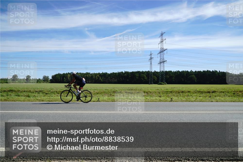 07.09.2025 - 19. Norderstedt Triathlon Michael Burmester http://msf.ph/oto/8838539 07.09.2025 12:07:32 Radfahren 273 meine-sportfotos.de