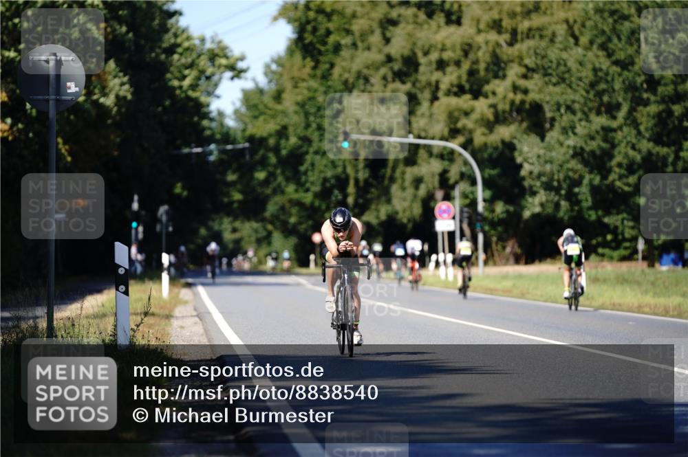07.09.2025 - 19. Norderstedt Triathlon Michael Burmester http://msf.ph/oto/8838540 07.09.2025 14:32:03 Radfahren 1007 meine-sportfotos.de