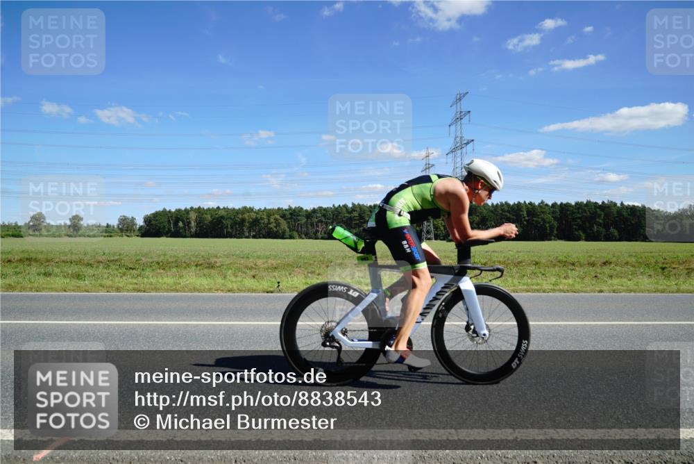 07.09.2025 - 19. Norderstedt Triathlon Michael Burmester http://msf.ph/oto/8838543 07.09.2025 14:16:51 Radfahren 993 meine-sportfotos.de
