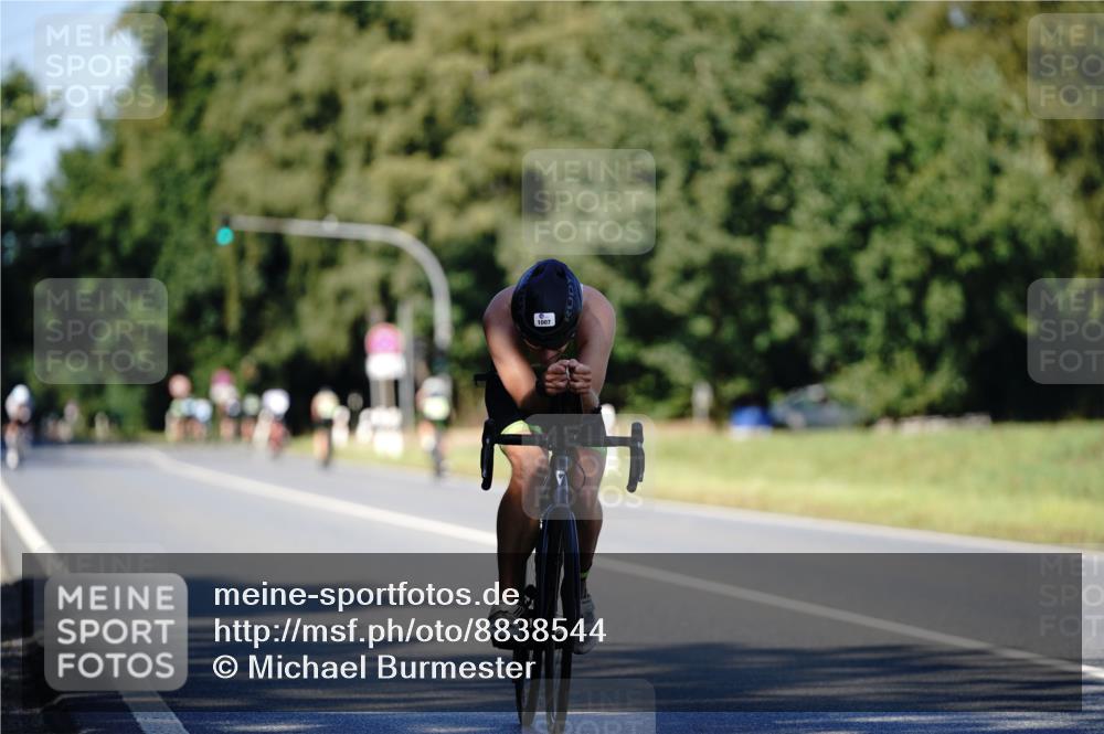 07.09.2025 - 19. Norderstedt Triathlon Michael Burmester http://msf.ph/oto/8838544 07.09.2025 14:32:05 Radfahren 1007 meine-sportfotos.de