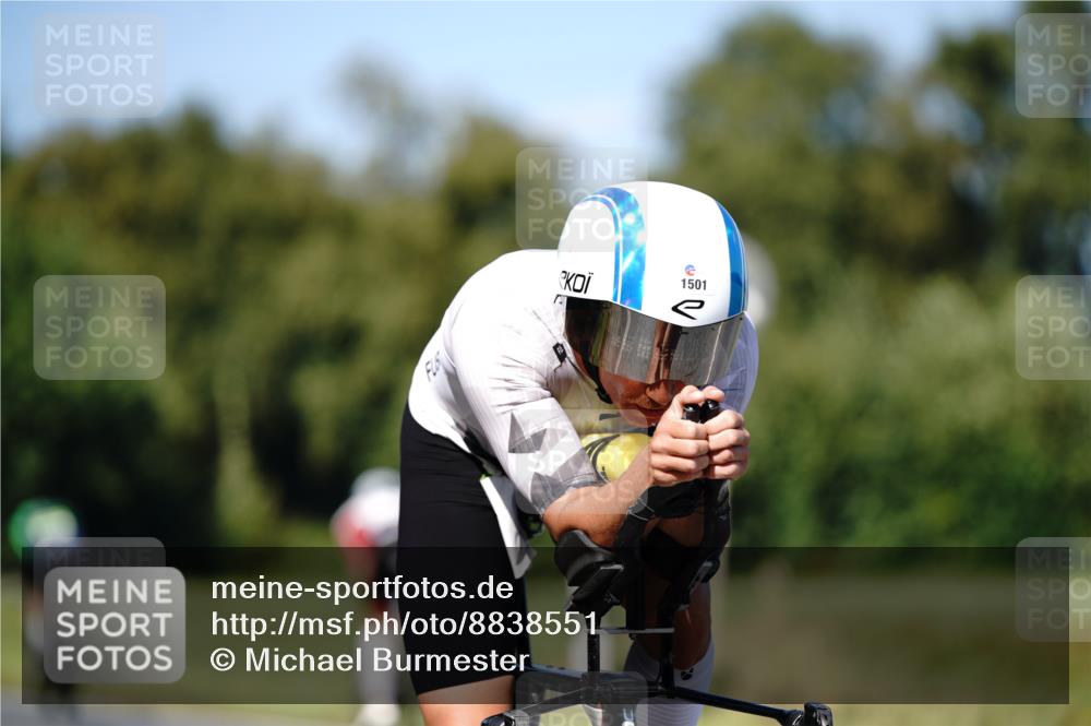 07.09.2025 - 19. Norderstedt Triathlon Michael Burmester http://msf.ph/oto/8838551 07.09.2025 14:32:14 Radfahren 1501 meine-sportfotos.de