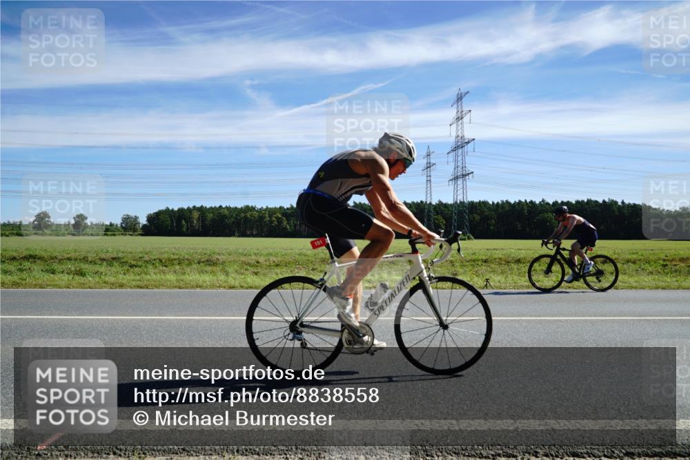 07.09.2025 - 19. Norderstedt Triathlon Michael Burmester http://msf.ph/oto/8838558 07.09.2025 12:07:38 Radfahren 151, 273, 748, 838 meine-sportfotos.de