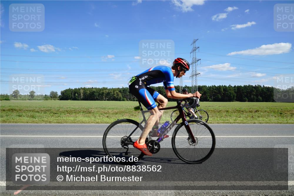 07.09.2025 - 19. Norderstedt Triathlon Michael Burmester http://msf.ph/oto/8838562 07.09.2025 14:17:02 Radfahren 1040 meine-sportfotos.de