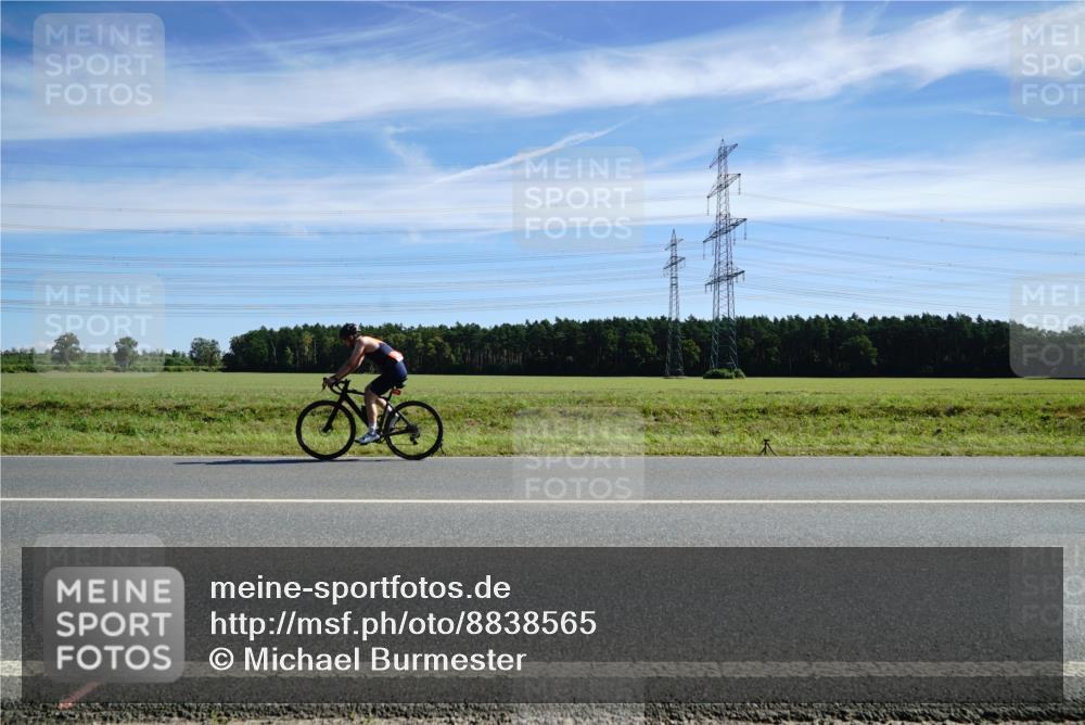 07.09.2025 - 19. Norderstedt Triathlon Michael Burmester http://msf.ph/oto/8838565 07.09.2025 12:07:39 Radfahren 151, 748, 838 meine-sportfotos.de