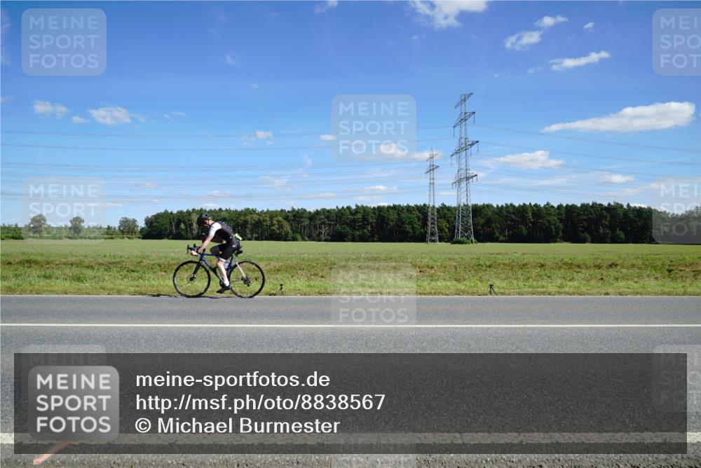 07.09.2025 - 19. Norderstedt Triathlon Michael Burmester http://msf.ph/oto/8838567 07.09.2025 14:17:03 Radfahren 1040 meine-sportfotos.de